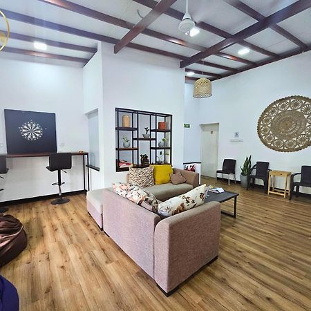 Galle Face Terrace Hostel By Tourlux Colombo Buitenkant foto