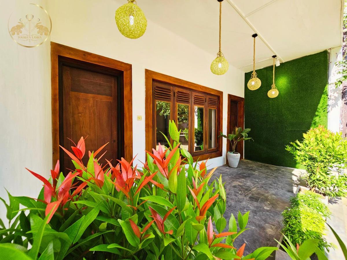 Galle Face Terrace Hostel By Tourlux Colombo Buitenkant foto